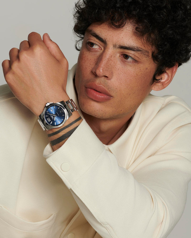 Longines Conquest L37594966